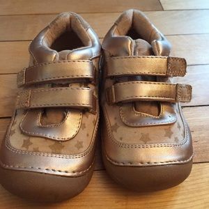 Harper Canyon pink Velcro shoes, size 7